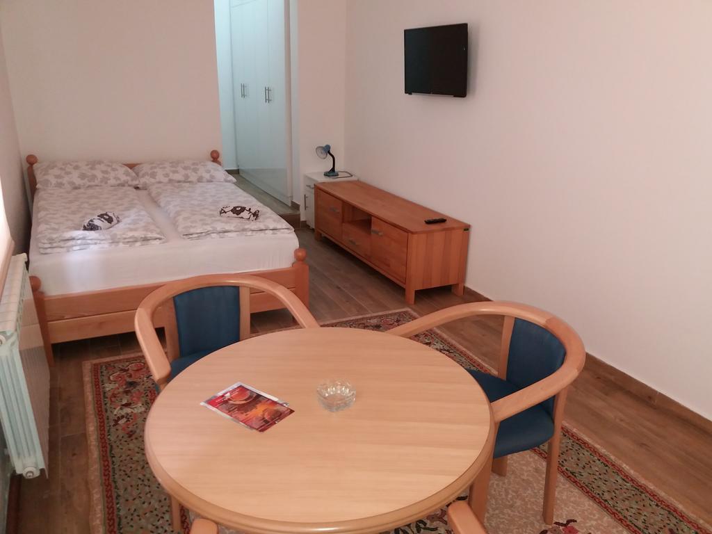 Apartments Ferhadija Баня-Лука Екстер'єр фото